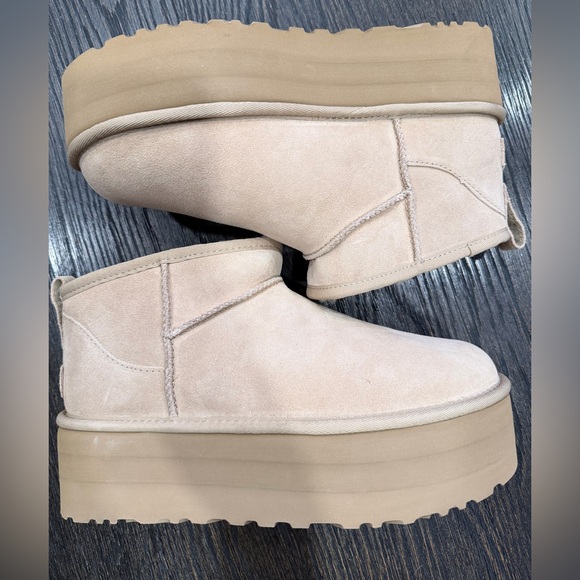 UGG Shoes - Classic Ultra Mini Platform size 9